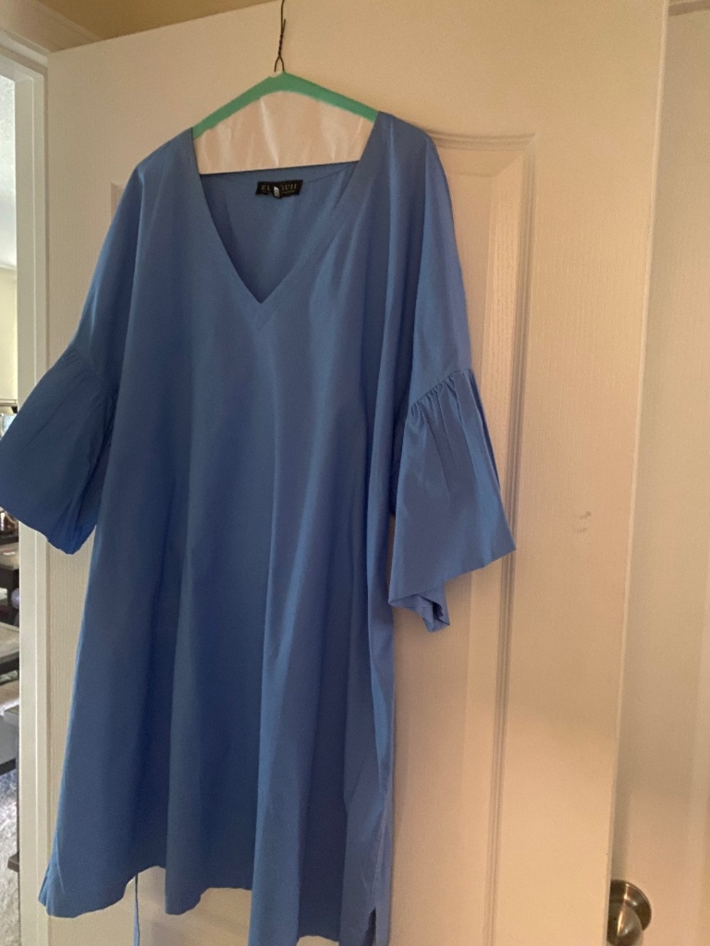 V neck perwrinkle  bubble sleeve dress
